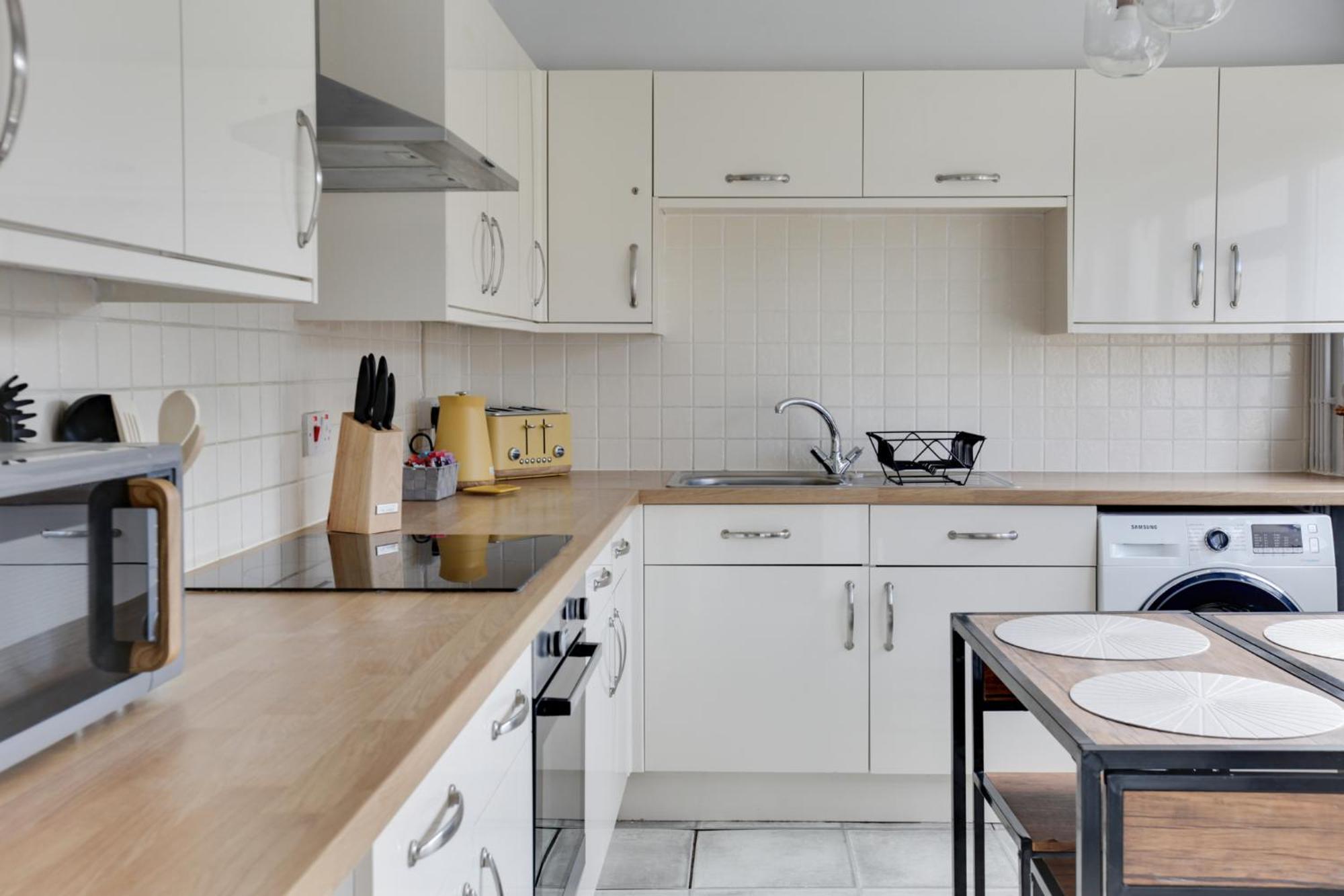 Niche Sunrise Townhouse Villa Челмсфорд Екстериор снимка